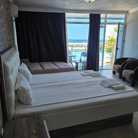 Appartement студио на 1 ва линия Sunny Beach