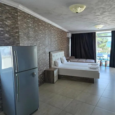 студио на 1 ва линия Appartement